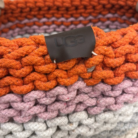Ugg Basket ⭐️ - Picture 3 of 3